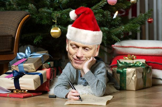 莫耶斯给圣诞老人写信(资料图)