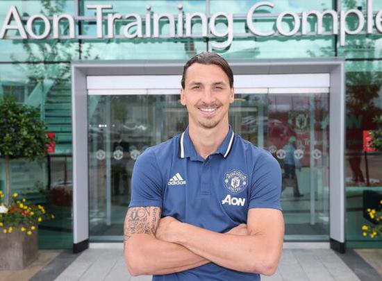 回击坎通纳!伊布:不做曼联国王 我要当的是上帝