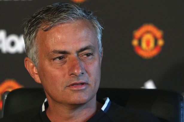 穆帅亮相发布会