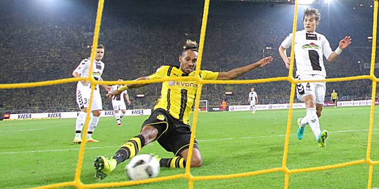 德甲-奥巴梅扬格雷罗进球 多特蒙德3-1胜弗赖堡